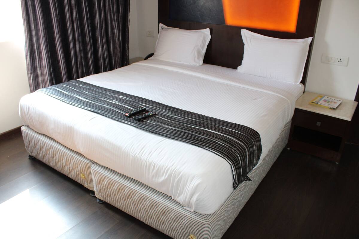 Studio Suite | Egyptian cotton sheets, premium bedding, free WiFi, bed sheets