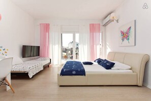 6 quartos, ferros/tábuas de passar roupa, Wi-Fi de cortesia