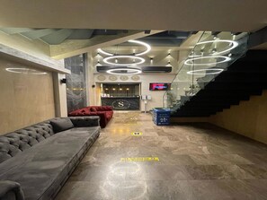 Lobby sitting area - Besiktas Serenity Hotel (Istanbul)