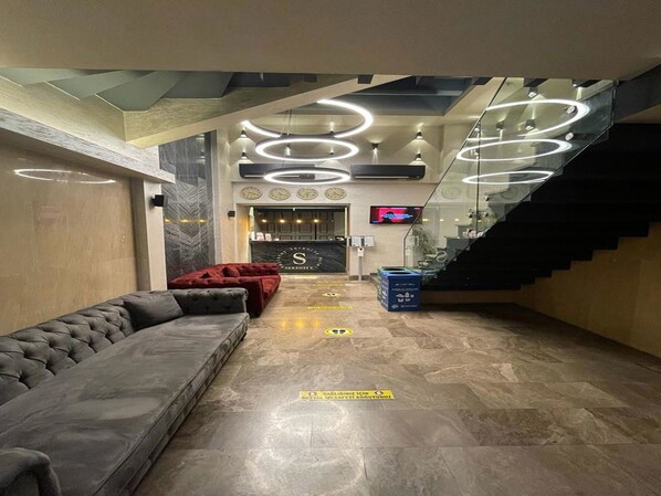 Lobby sitting area - Besiktas Serenity Hotel (Istanbul)