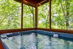 House, Multiple Beds, Mountain View (Blue Mist Lodge #2914) | Interior - Blue Mist Lodge #2914 (Sevierville)