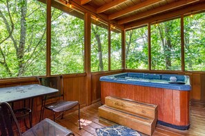 House, Multiple Beds, Mountain View (Blue Mist Lodge #2914) | Indoor spa tub - Blue Mist Lodge #2914 (Sevierville)
