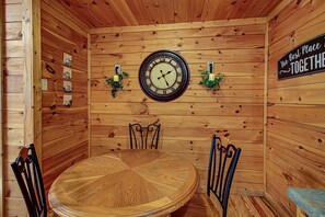 Dining - Blue Mist Lodge #2914 (Sevierville)