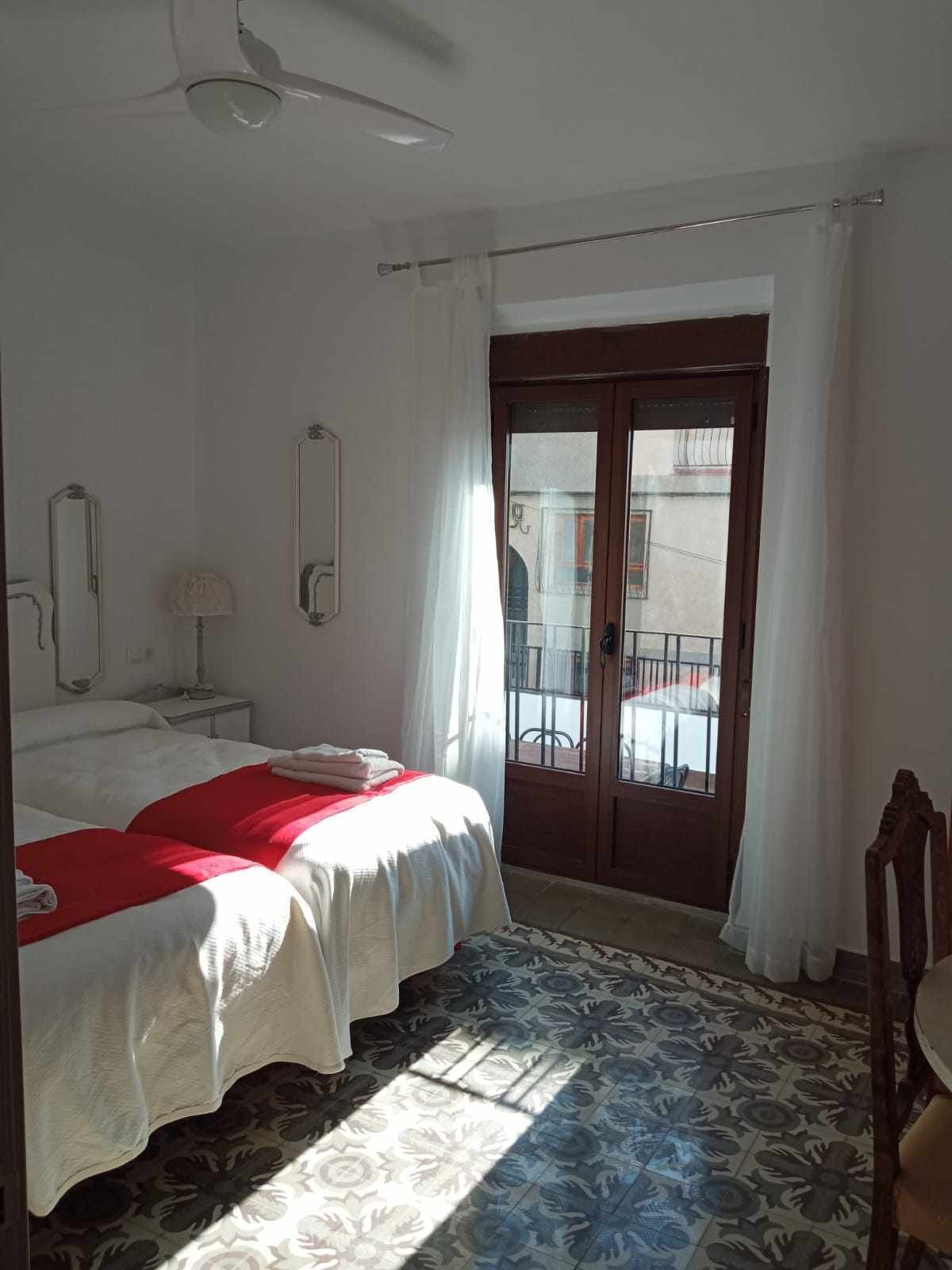 10 bedrooms, desk, travel cot, free WiFi