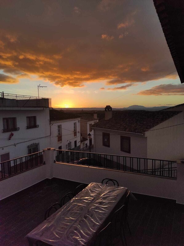Outdoor dining - Vico rural cave house, ideal for large groups (Freila)