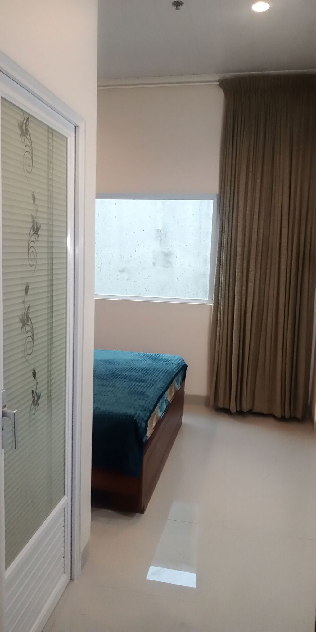 Wifi gratis y ropa de cama