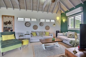 TV - Villa Bahia Blue - Four Bedroom Villa, Sleeps 8 (Saint Martin)