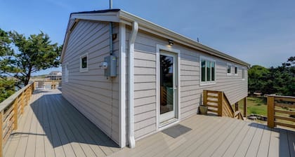 A Gift from The Sea: Spectacular Home with Amazing Views of the Pamlico Sound