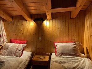 2 bedrooms, free WiFi - Cosy Chalet close to Verbier (Bruson)