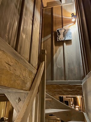 المنشأة من الداخل