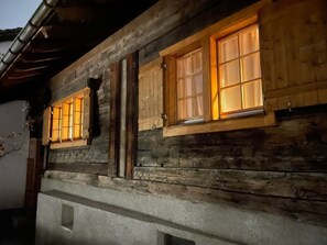 تفاصيل الفندق من الخارج