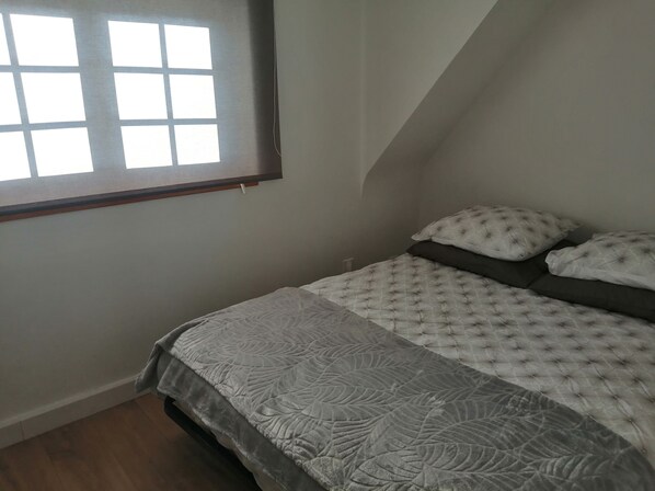 3 bedrooms, iron/ironing board, travel cot, WiFi