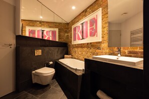 Apartment, 1 Queen Bed | Bathroom | Separate bathtub and shower, deep-soaking bathtub, hair dryer, towels - Quiet Bespoke Designed Warehouse Openplan Studio (London)