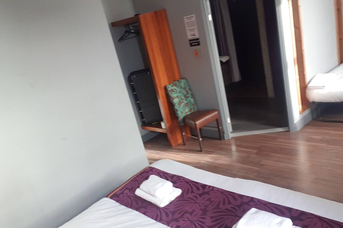 Deluxe-huone | Työpöytä, kannettavalle tietokoneelle sopiva työtila
