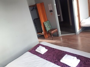 Desk, laptop workspace, iron/ironing board, travel crib - Bennetts Hotel (Nottingham)