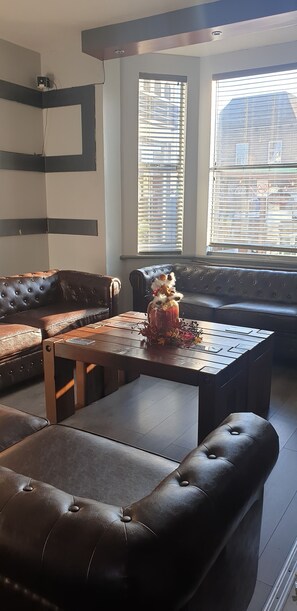 Reception - Bennetts Hotel (Nottingham)