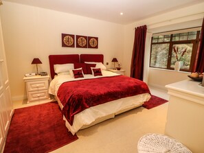 Cottage | 4 bedrooms, individually decorated, individually furnished, free WiFi - Inear Scéine (Lauragh)