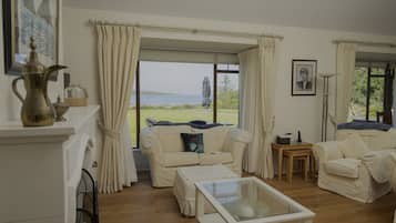 Cottage | Living room