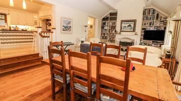 Cottage | Interior