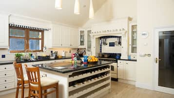 Cottage | Interior