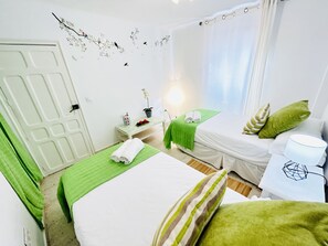 3 chambres, fer et planche à repasser, Wi-Fi gratuit, draps fournis