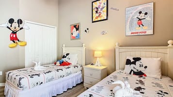 4 bedrooms, desk, iron/ironing board, travel crib
