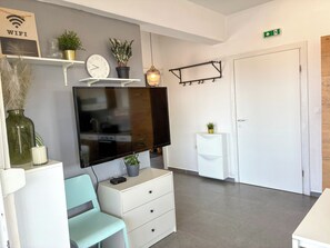 Interior - Summer holiday apartment- spacious sea view terrace- 2 min walk to the beach (Brodarica)