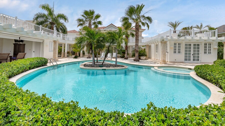 Luxury 2-level villa in Punta Cana