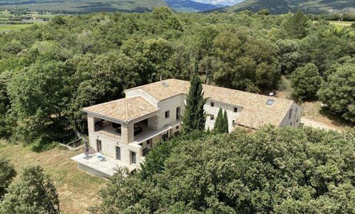 GITE LE PETIT PARADIS, AU COEUR DE LA DROME PROVENCALE
