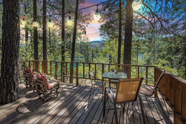 Amazing Deck Atmosphere!