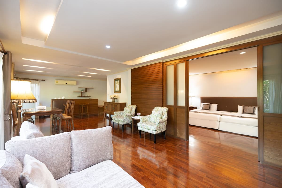 Junior Suite, 1 Bedroom | 1 bedroom, individually decorated, individually furnished, desk