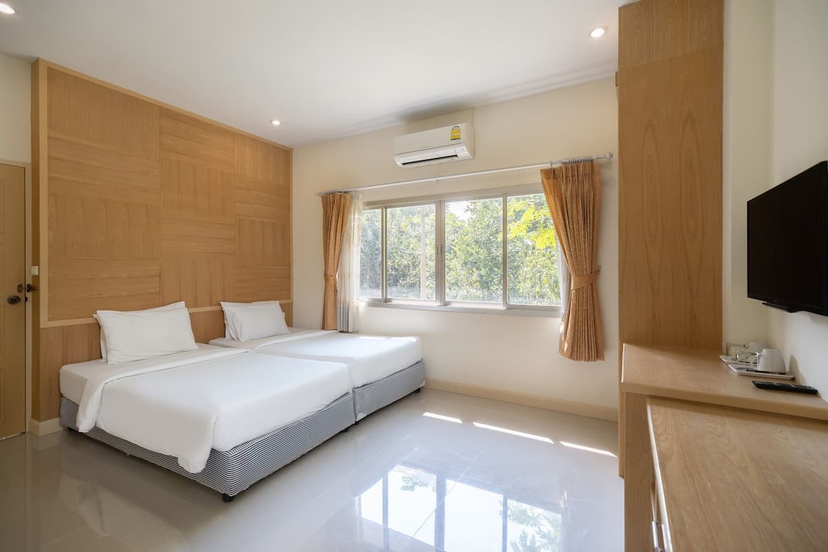 House, 3 Bedrooms, Terrace | 1 bedroom, individually decorated, individually furnished, desk