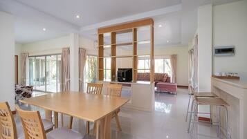 House, 2 Bedrooms, Terrace | Living area