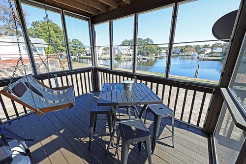 CH219- 3 Bedroom Canal front Home with Private Dock and Kayaks!