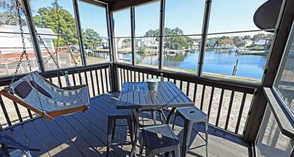 CH219- 3 Bedroom Canal front Home with Private Dock and Kayaks!