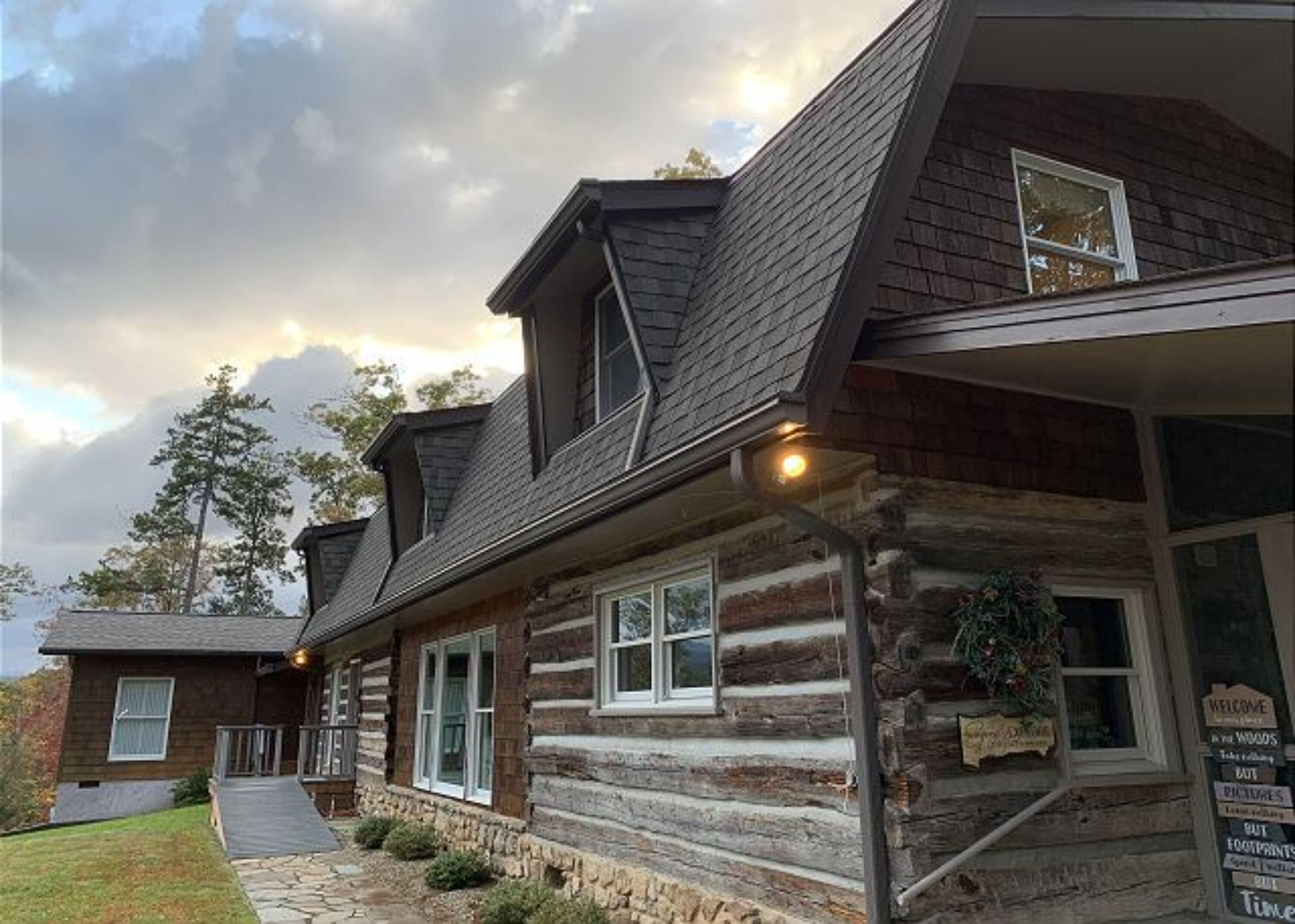 Rumah, Beberapa Tempat Tidur, pemandangan gunung (Far Horizons #416) | Eksterior