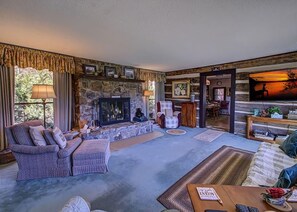 Maison, plusieurs lits, vue montagne (Far Horizons #416) | Salle de séjour