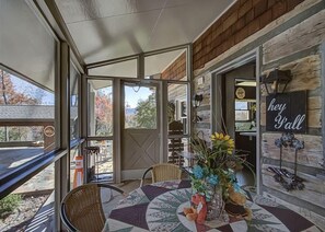 Maison, plusieurs lits, vue montagne (Far Horizons #416) | Restauration