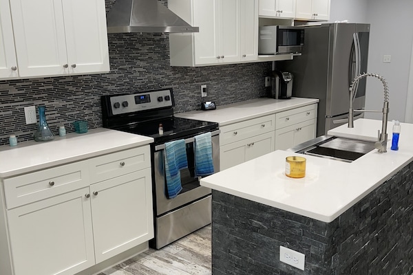 Microonde, forno, piano cottura, lavastoviglie