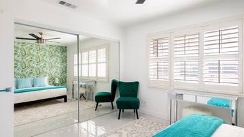 3 bedrooms, desk, iron/ironing board, travel crib