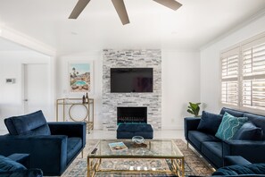 Smart TV, fireplace, offices