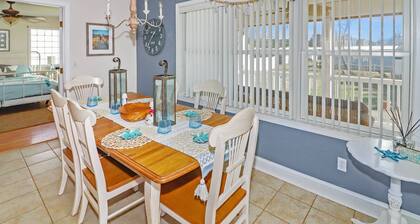 The Sea Horse - Pet friendly; Fenced yard!