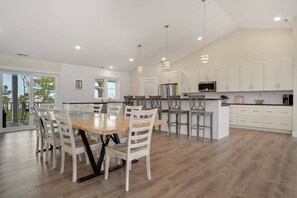 Dining - Wildcat Haven - Waterfront; Phenomenal views! (Chincoteague Island)