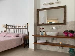 Comfort Double or Twin Room | Premium bedding, Select Comfort beds, free minibar, in-room safe
