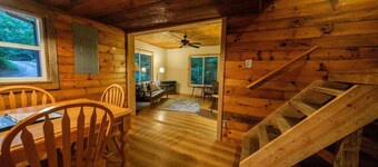 Kim's Retreat: 3-BR Cabin w/ Hot Tub near Natural Bridge & Red River Gorge