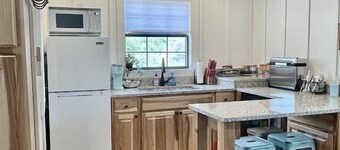 On Twisted Sisters Loop, New Tiny Cabin w/ Deck & River Frontage, Pet Friendly!