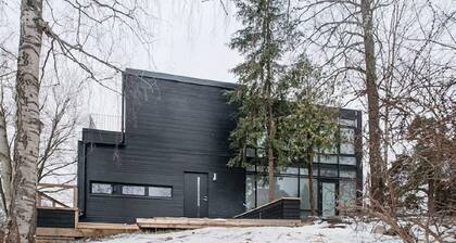 Modern townhouse on Arlanda - Stockholm metro line