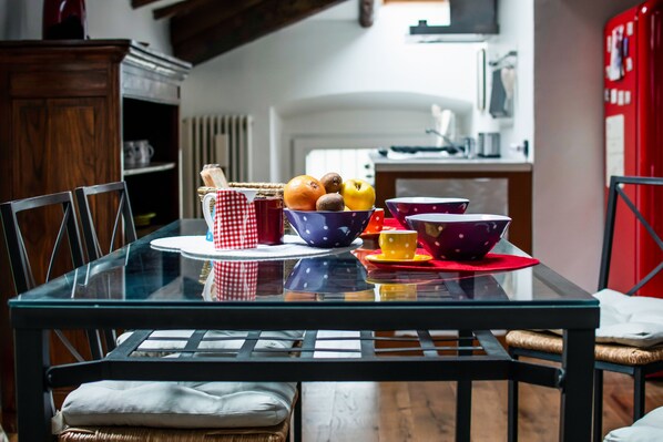 Dining - Cozy attic room with memorable view (Bergamo)