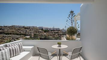 Chambre Double Junior, 1 très grand lit, terrasse, vue mer