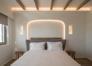 Junior Double Room, 1 King Bed, Terrace, Sea View | In-room safe, soundproofing, free WiFi, bed sheets - Arocaria (Mykonos)
